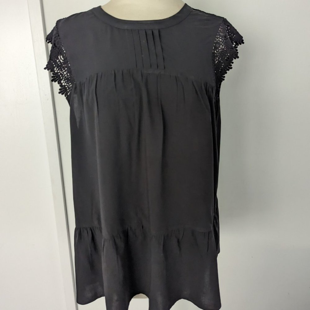 DR2 by Daniel Rainn flutter-sleeve rayon and lace top with ruffled hem